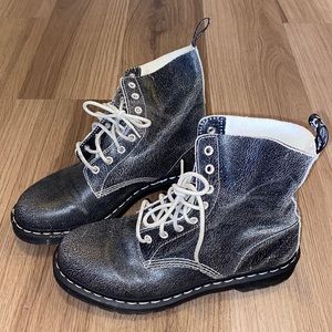 Dr. Martens Distressed leather Boots - Black/Grey